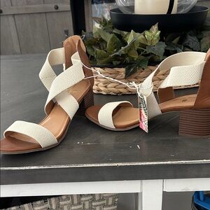Elegant Cream and Brown Women's Sandals